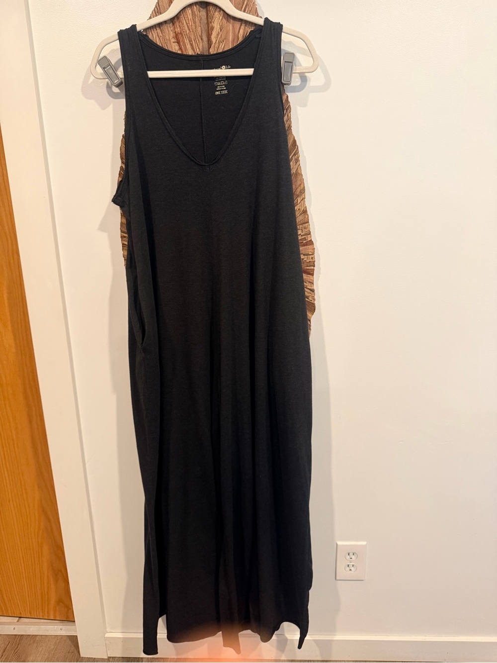 NATURAL LIFE Sleeveless V‑Neck Wide Leg Jumpsuit